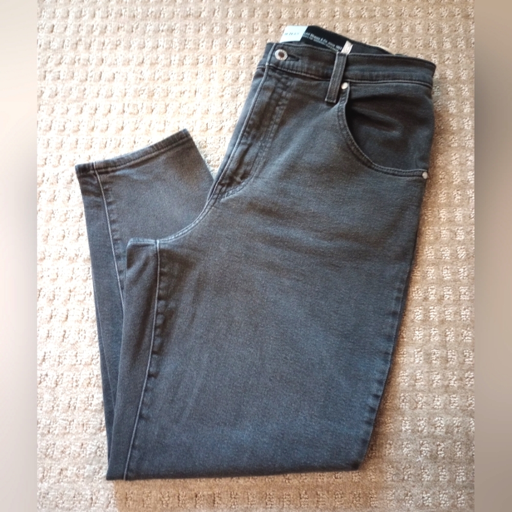 Levi's Mom Jean